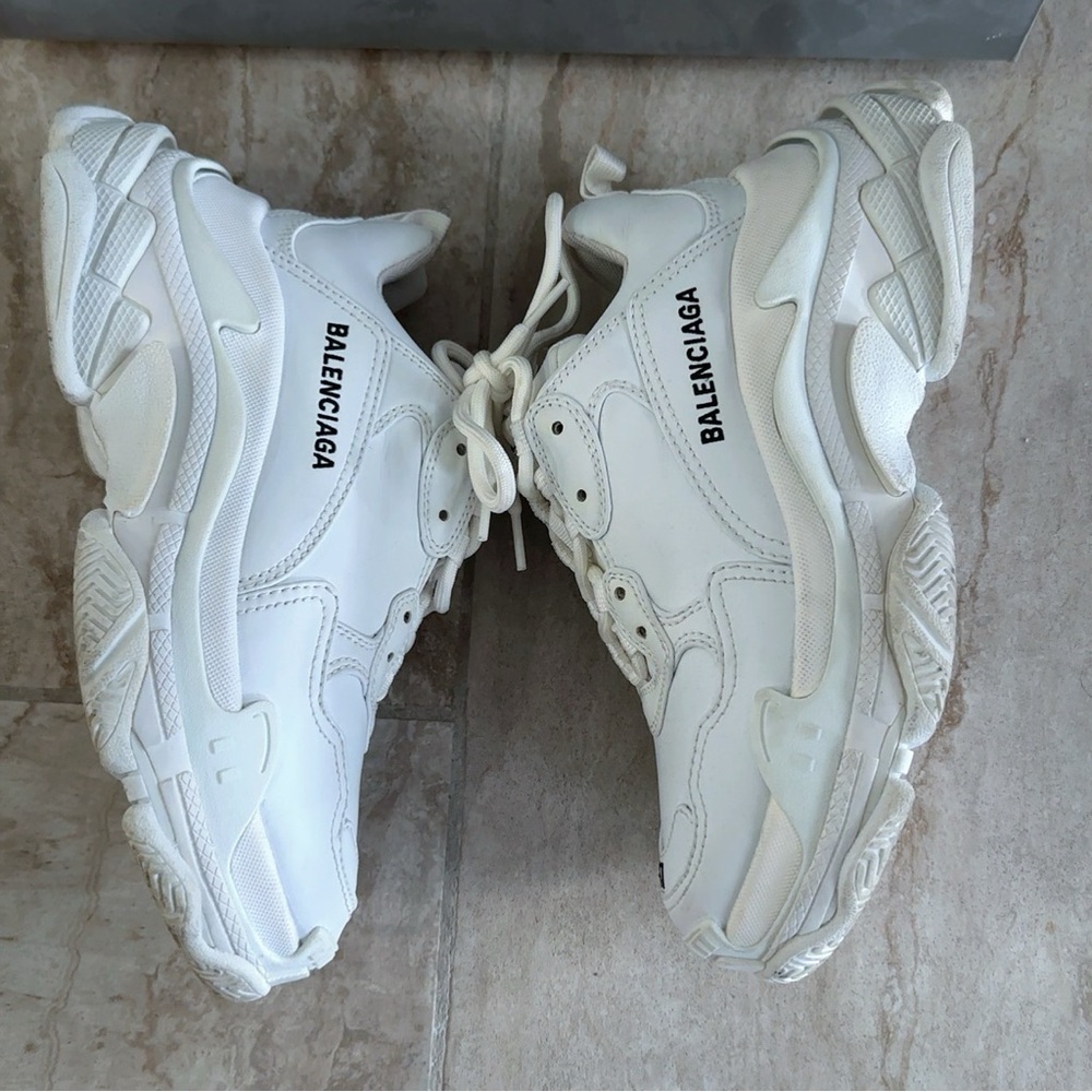 Balenciaga Triple S Trainers - Picture 5 of 8